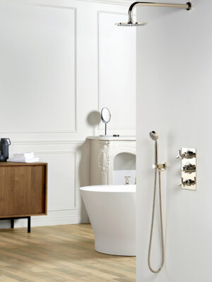 klassieke badkamer met moderne elementen
